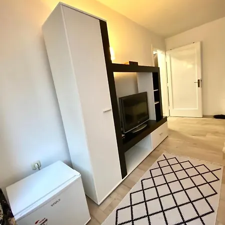 Cozy Center Apartment *